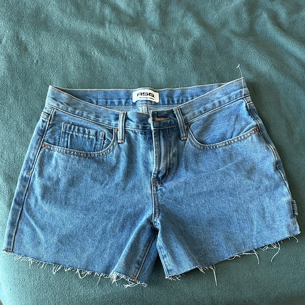 Tilly’s low rise carpenter shorts